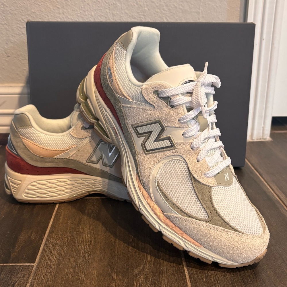 New Balance 2002R